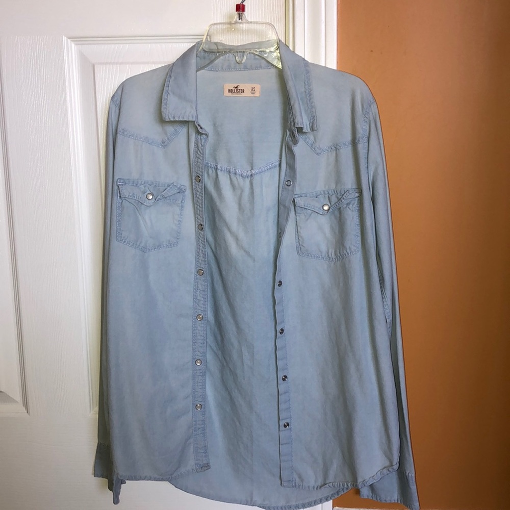 Hollister Denim Blue button up SIZE: XS